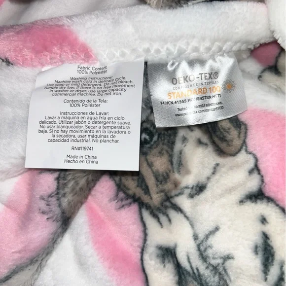 Pug Dog & Butterfly Oversize 50โx 70โ Plush Throw Blanket NEW NWT - Picture 3 of 3